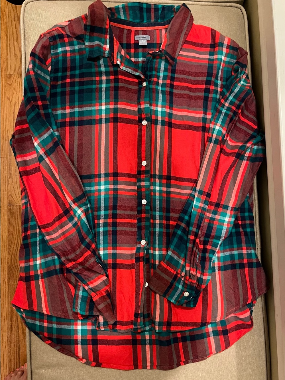 Women’s Red and Green Plaid Flannel Button-Down Shirt XL